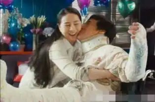 成龙喜欢长发的女人,威胁林凤娇只要剪了就离婚
