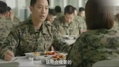 太阳的后裔尹中尉能不能好好吃饭,撩的徐上士都坐不住了
