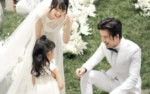 又一对明星夫妻官宣离婚,去年才带女儿高调结婚,网友内心强大