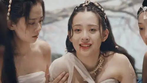 东海人鱼传2男子为了解族长临终心愿,竟愿陪她演一出戏
