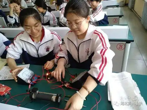 我校物理实验室开展高三学生实验开放日活动