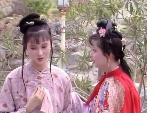 红楼梦薛宝钗不干己事不开口,为何经常教育弟弟妹妹