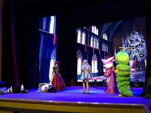 低至29元大型多媒体励志互动儿童剧三只小猪白雪公主爱丽丝梦游仙境小红帽等精彩不间断
