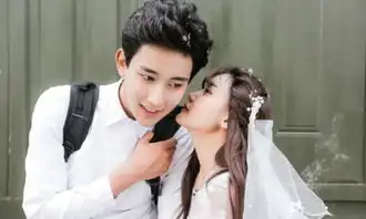 16岁整容上瘾动刀三次变完美女神,男友帅过杨洋
