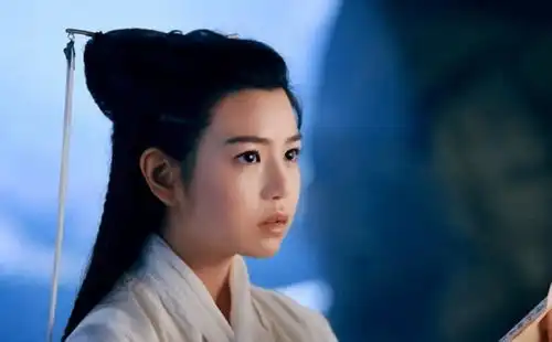 陈妍希更新动态,自嘲腿短,只字未提于正却疑似做出巧妙回应