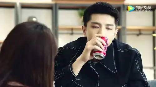 你和我的倾城时光赵丽颖跟金瀚吃宵夜,这气氛真好
