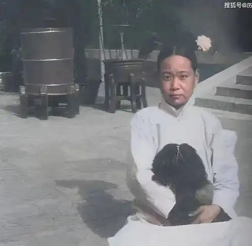 老照片末代皇帝溥仪的乳母王焦氏,屠呦呦11岁时与母亲的合照
