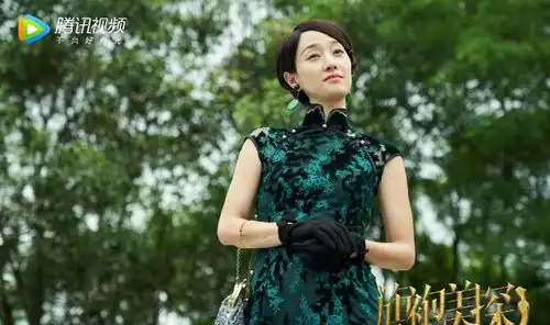 旗袍美探44岁马伊琍穿古典旗袍,完美曲线完胜张雨绮