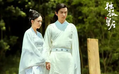 杨颖新戏因演技无人接手,谁留意被连累不止黄轩,还有她