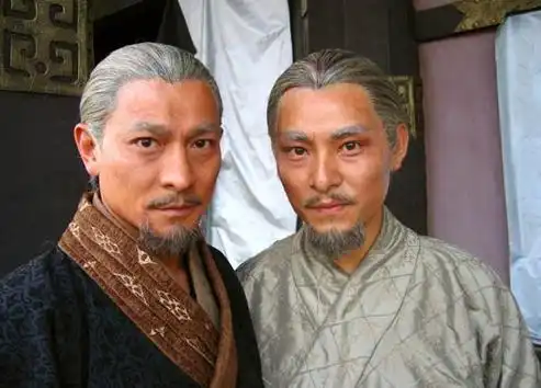 他与刘德华相似度极高,为拍戏险些丧命,如今女儿美貌如花