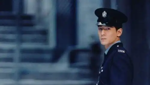 帅到爆炸50岁吴彦祖胡子一刮,颜值归位,果然是公认的初代男神