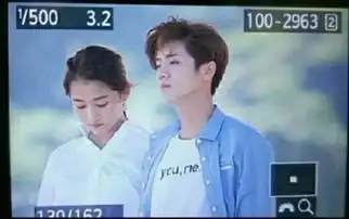 哎呀嘛咔咔的关晓彤一个朋友圈就把鹿晗出卖了