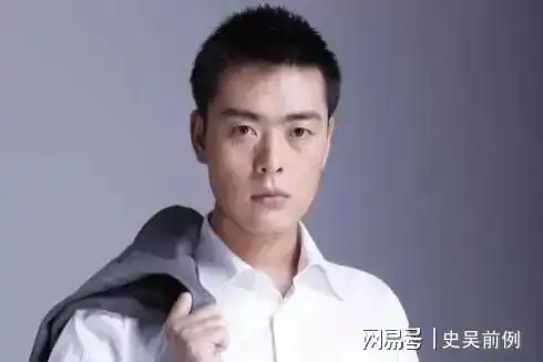 2004年,张桐跑到亮剑剧组去试镜,导演一眼就相中了张桐
