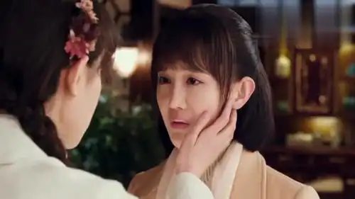 半妖倾城盛嘉煜辜负了倾心,倾城当场一桶水泼上去,大快人心啊