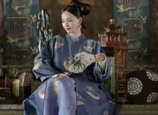 延禧张嘉倪第一美女被吐槽像吸血鬼,丈夫买超力挺很nice