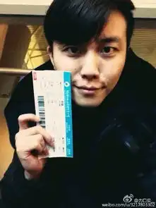 杨紫主动索吻车内缠绵男友帅气似李晨李易峰

