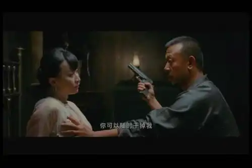 让子弹飞抹胸在电影中什么时段