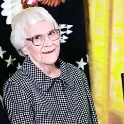 谜一样的女作家和她的守望者
