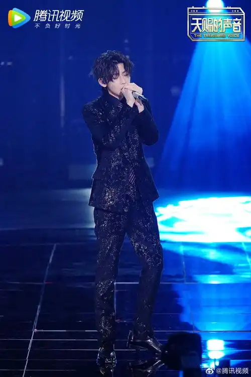 200323小鬼高清剧照抖一抖音乐少年帅气鲨人事件