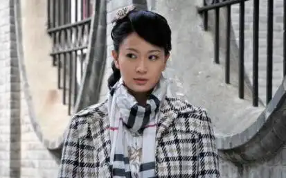 她凭我是特种兵走红,出道10年打戏不用替身,脱下军装美如花
