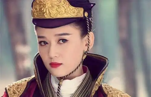 央版笑傲20年演员变化大,有人离世有人负债,有人52岁未婚育
