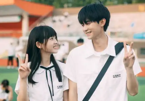 又一部甜宠剧开播,女主打开追校草新方式,剧情不仅超甜还搞笑
