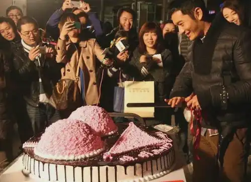 周迅曾酒吧卖唱,大佬请她吃饭被拒,一气之下打掉她两颗门牙