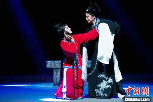 芳华深耕越剧传承艺起抗疫
