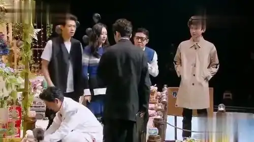 明星大侦探现在扶个老人没点钱真的扶不起了