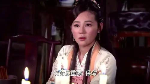 龙门镖局恭叔和白敬祺争论,两人打了起来,伊季高假装喝醉
