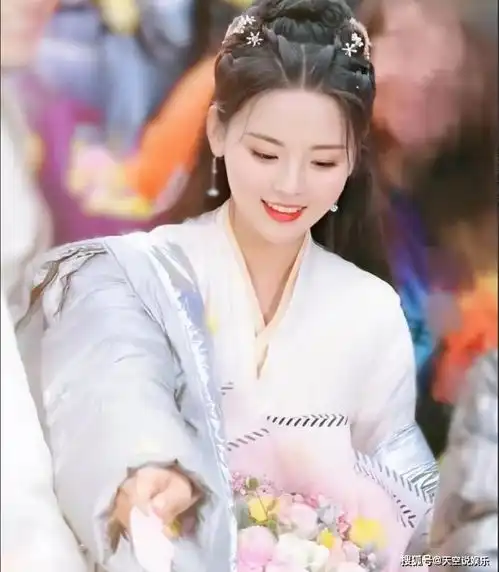 杨超越将夜2剧照和动图对比,前后完全胖若两人,网友修图师你辛苦了
