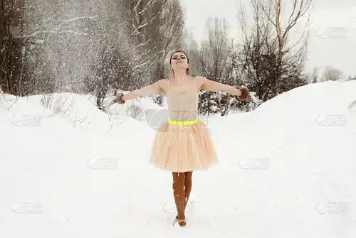 白雪皑皑的芭蕾舞演员其他图片