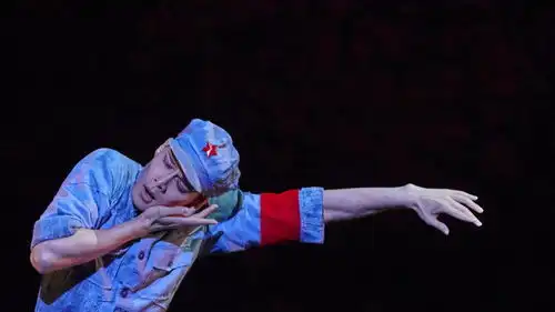 三年百场,千锤百炼上芭全新闪闪的红星明晚登陆上海
