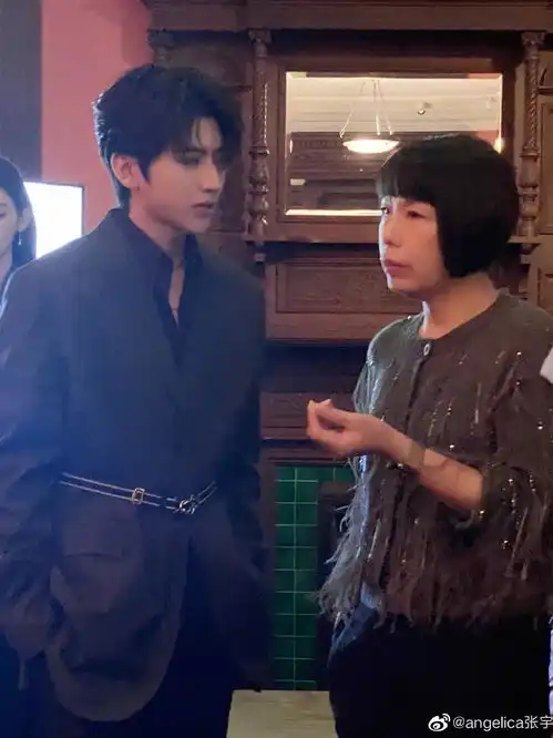 时尚女魔头张宇离职vogue任职主编16年,纸媒的黄金时代真的落幕了...