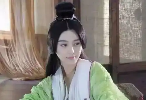 范冰冰遭遇出道20年最大危机,李晨力挺,你认为她能否东山再起
