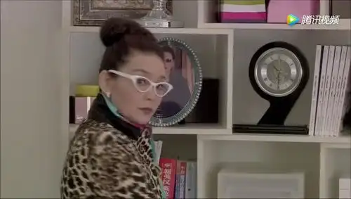 辣妈正传主编产后回公司,身材大变样,上司直呼大街上的买菜大妈
