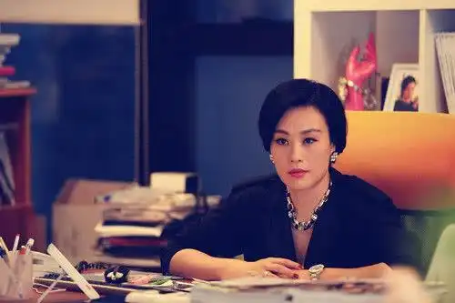 她是世界最美50人之一,更是撑场子的配角,另一厉害身份无人知晓
