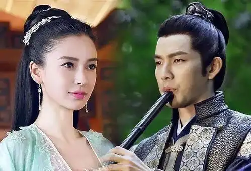 杨颖吃过黄晓明红利后,离婚1年后被曝光照片,太不公平了