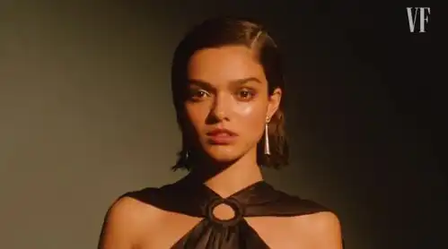 新版白雪公主演员又出奇葩言论,认为白雪公主原著故事诡异恶心