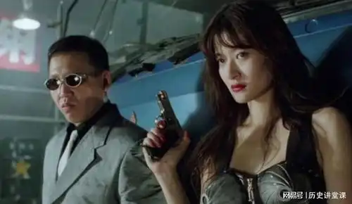 29岁顶级艳星跳楼自尽,留下一子遭哄抢,一代女神癫狂收场