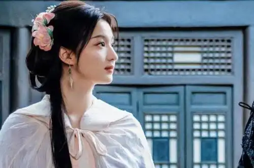 还没翻红就翻车王楚然插队失败,孙俪说的话终于有人信了
