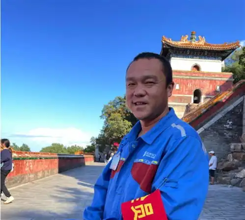 颐和园最强扫地僧走红,扫地僧从来不只是扫地