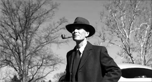 奥本海默历史之镜的波普拼图
