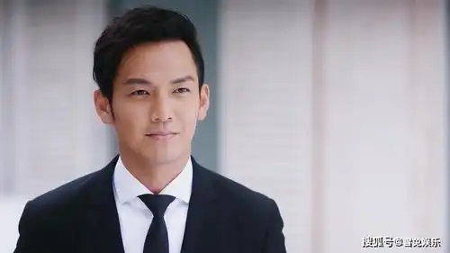 年龄差42岁李晨饰演17岁高中生,47岁钟汉良出演古装偶像剧