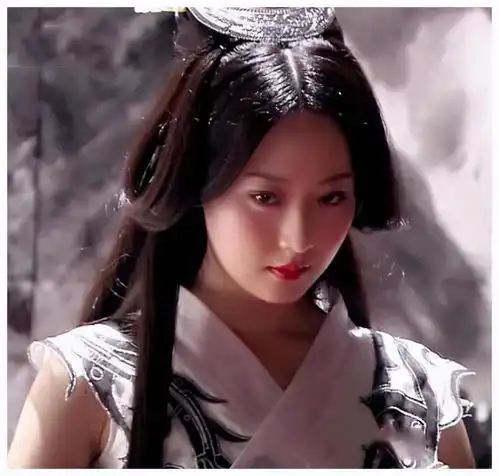 神话回忆杀,十年后王牌再聚首,三女集结胡歌会选谁
