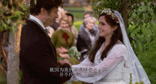 小妇人艾玛沃森惊艳蜕变俘获众人心网友挥泪目送赫敏出嫁
