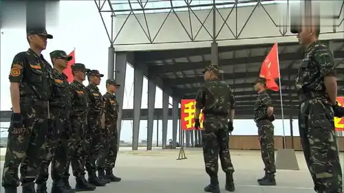 我是特种兵2龚箭指导员刚来特种兵部队,就给新老部下一个下马威