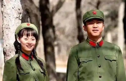 邓超晒照庆与孙俪结婚11周年孙俪吐槽这十一年是怎么熬过来的
