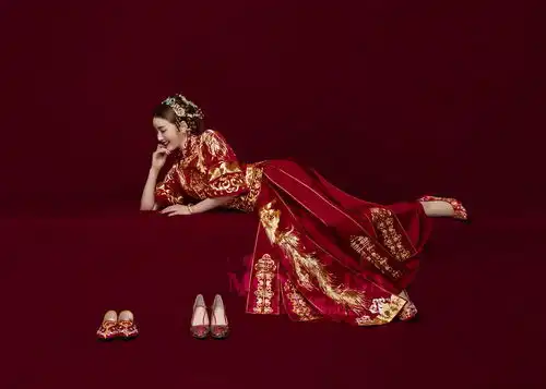 中式婚纱照怎样拍才最美以下五种style是最流行的方式
