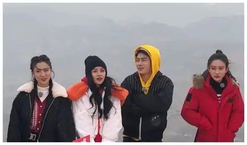 奔跑吧黄河篇杀青baby郑恺暖心让c位给她他俩没来成遗憾